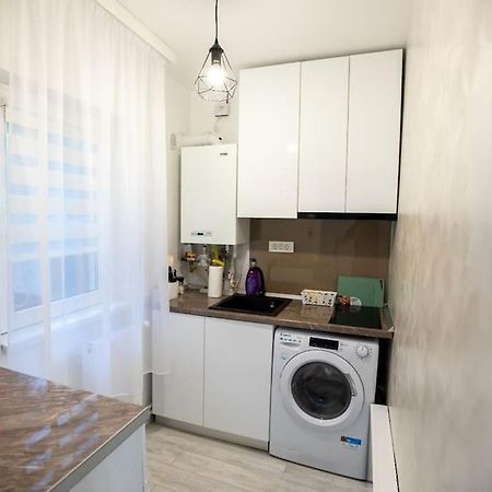 Garsoniera Central II Târgu Jiu Eksteriør billede